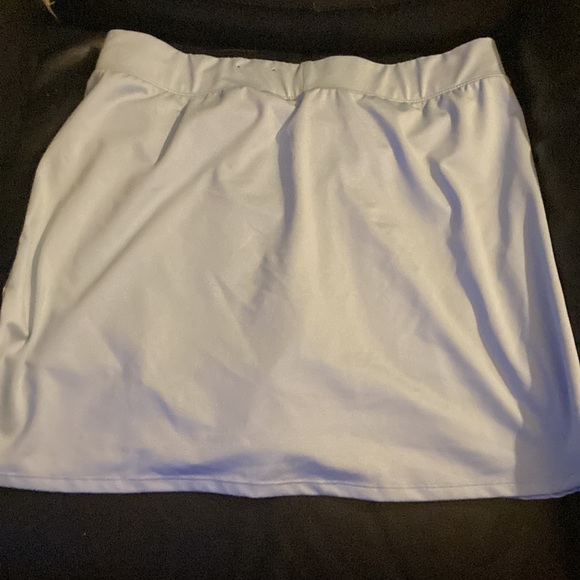 Light blue work out skirt dry fit just above the knee women’s medium - Picture 2 of 3